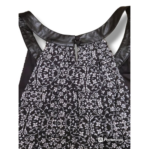Torrid Black White Floral Leather Halter Hi-Lo Hem Lined Sleeveless Top - Size 2 - Picture 7 of 8